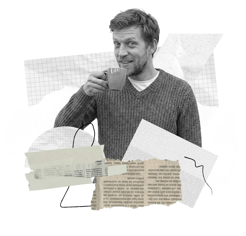 Spokojný muž s kávou symbolizujúci jednoduché riešenie celého účtovníctva v jednej aplikácií Bezúčtovníka