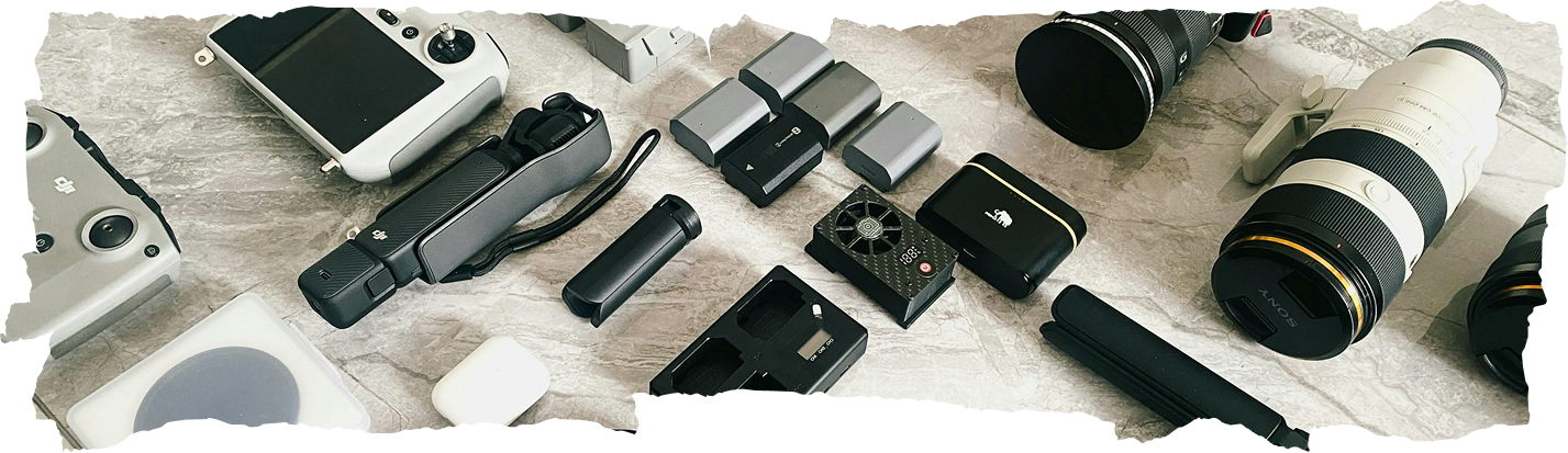 Fototechnika, objektívy a príslušenstvo na stole – odpisovanie techniky v s.r.o.